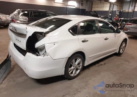 2015 Nissan Altima 2.5 Sv z USA, uszkodzony, nr VIN 1N4AL3AP8FC467172